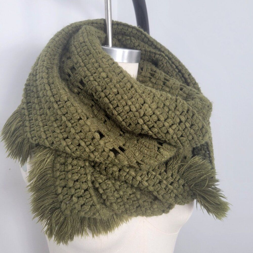 2010s Olive Green Chunky Knit Infinity Scarf with Fringe